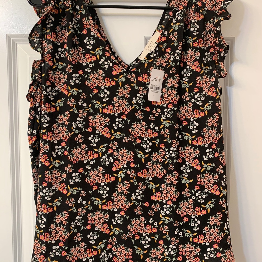 Loft Butter cup bar back flutter shell- NWT